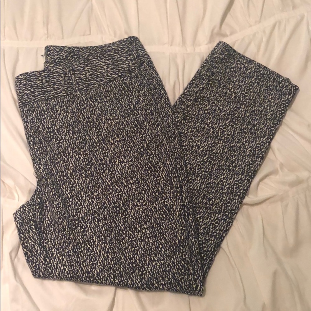 EUC WHBM black and white Size 8 ankle length pant